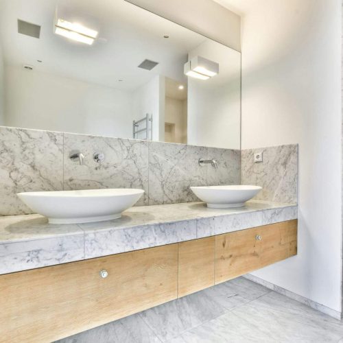 Spacious bathroom